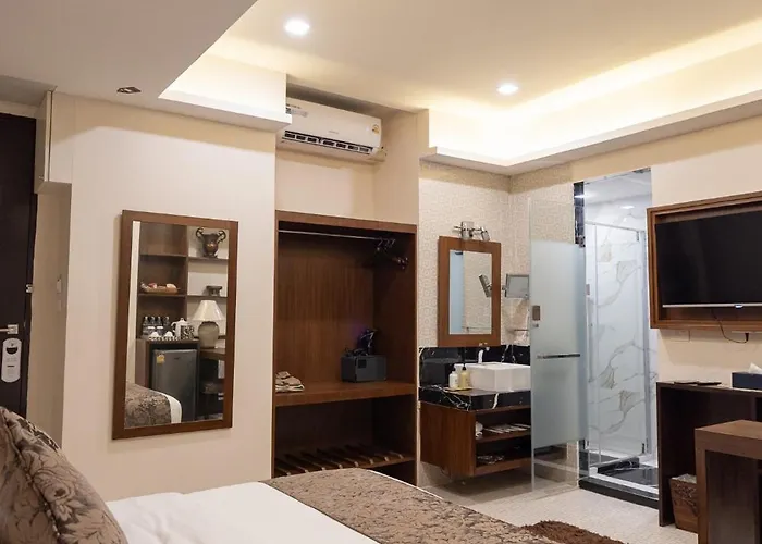 Casa Le Damuz At Mrt Bangphlat - Adult Only 酒店 曼谷