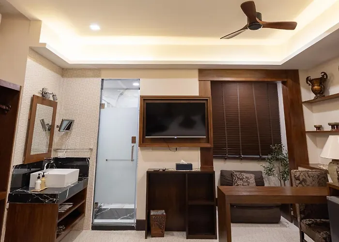 酒店 Casa Le Damuz At Mrt Bangphlat - Adult Only 3*