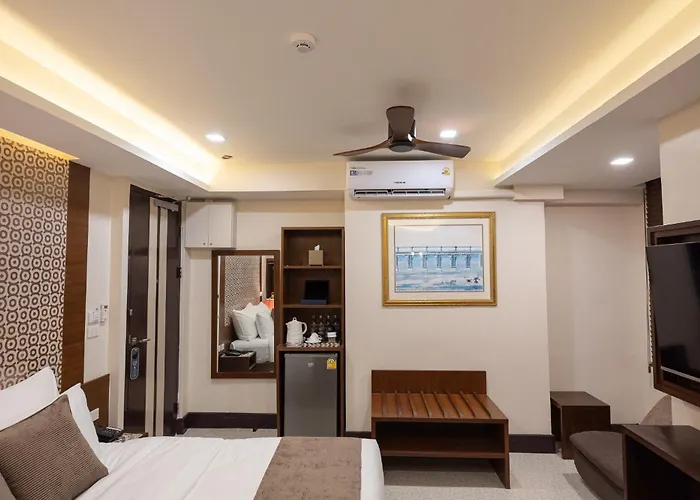 酒店 Casa Le Damuz At Mrt Bangphlat - Adult Only 3*
