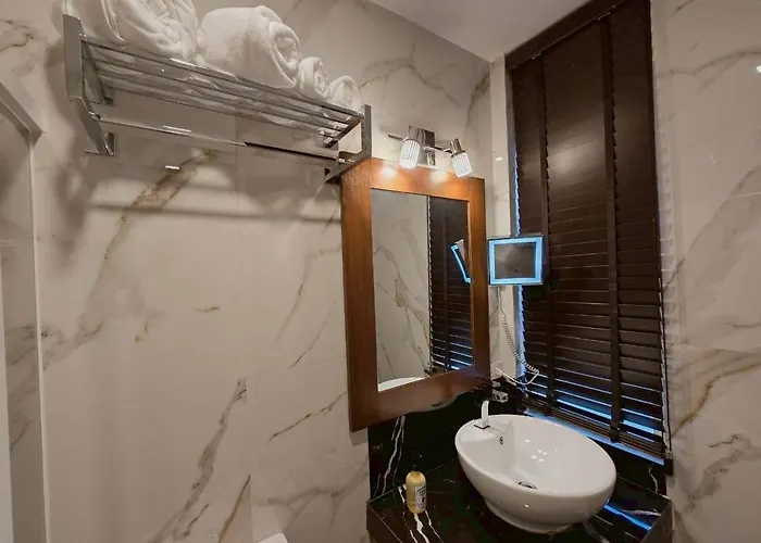 Casa Le Damuz At Mrt Bangphlat - Adult Only 3* 曼谷