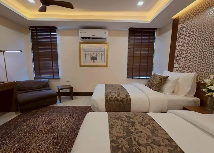 酒店 Casa Le Damuz At Mrt Bangphlat - Adult Only 曼谷